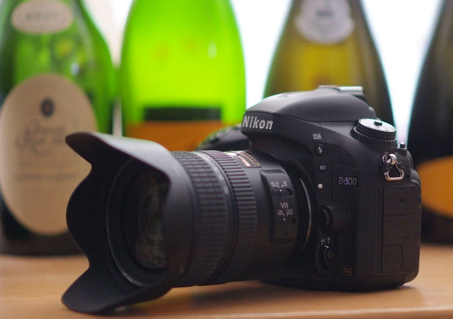 D600